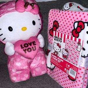 24HR DROP ⬇️ Hello Kitty 3PC VDAY Bundle